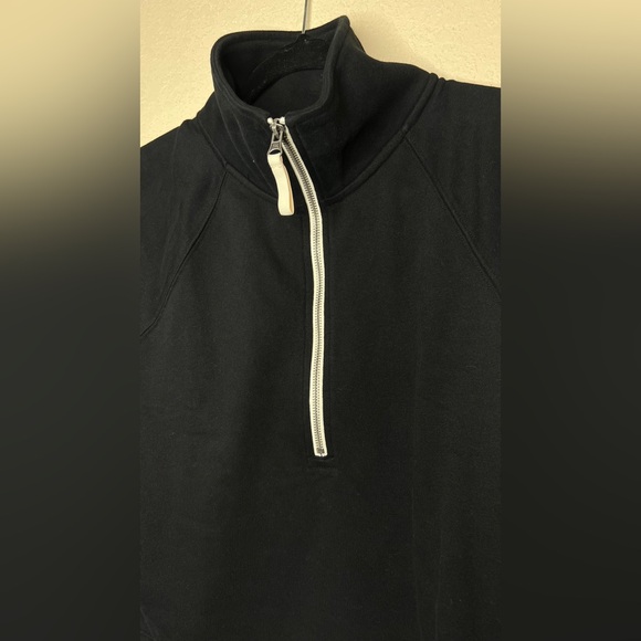 NEW Vuori Sedona Half Zip Sweater in Black - Picture 4 of 7